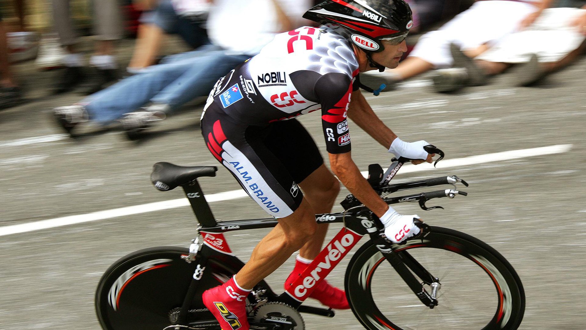 户外漂流皮艇公开赛 激流河段翻船与自救成技术分关键